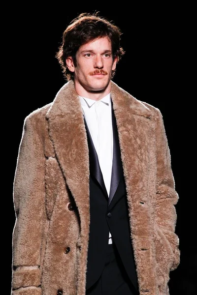 Look 5